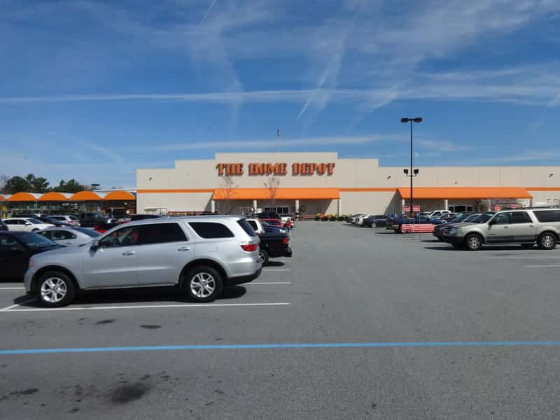 Home Depot parking lots and the disappearance of day laborers (By Michael Rivera, CC BY-SA 4.0)