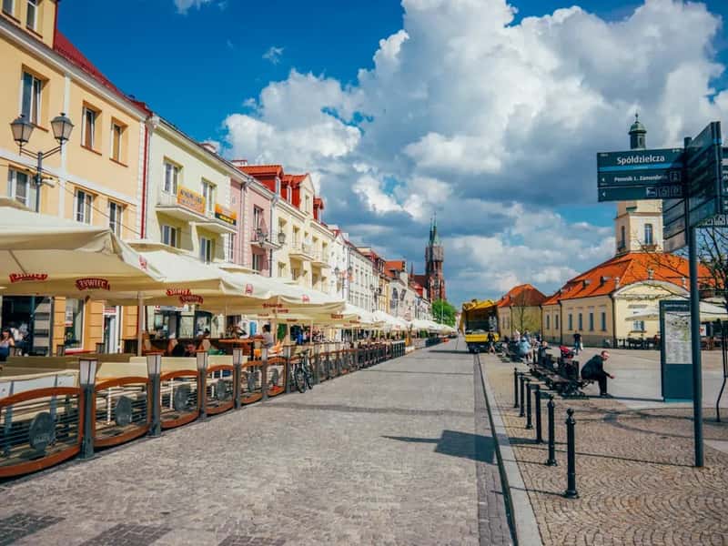 Poland: Open Market, EU Framework, Investor-Friendly Momentum (Image Credits: Unsplash)