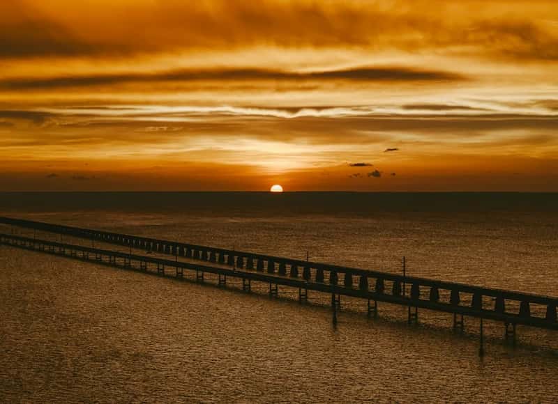 1. Driving the Overseas Highway through the Florida Keys (Image Credits: Unsplash)