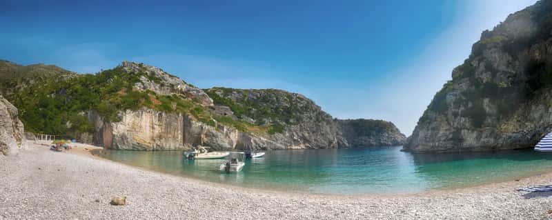 Albania's Coastal Towns Are Drowning in Their Own Success (Image Credits: Wikimedia)