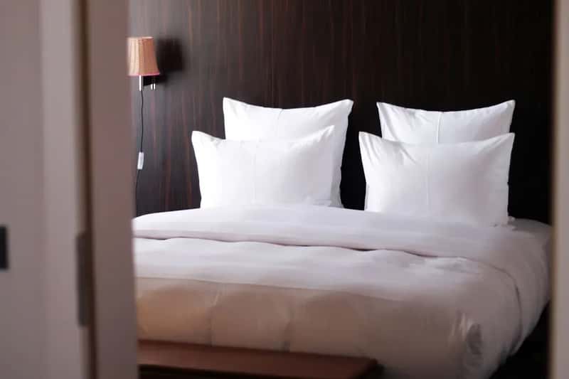 #11: The Comforter Situation (And Why Experienced Travelers Always Ask) (Image Credits: Unsplash)