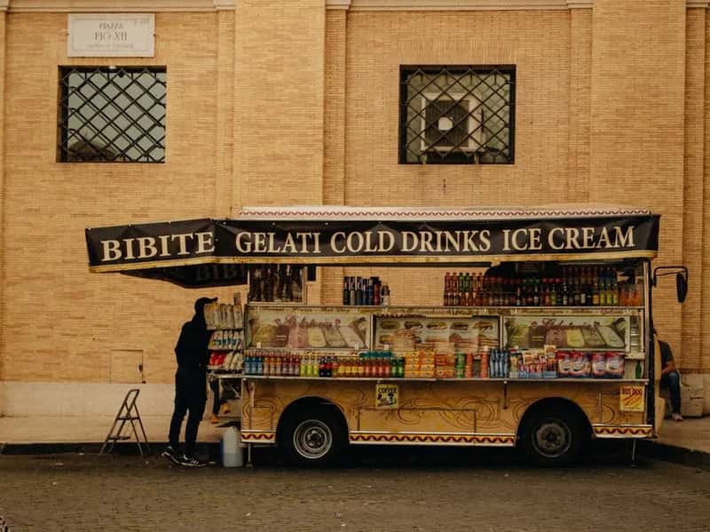 Gelato Carts and Flashy Shopfronts (Image Credits: Pexels)