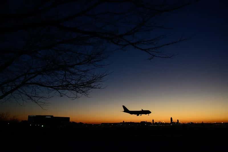 Early Morning and Late Night Flights Save Money (Image Credits: Wikimedia)