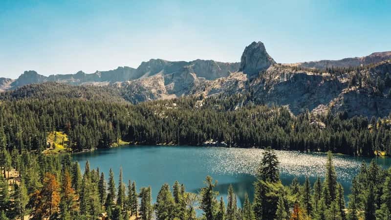 6. Lake George, New York: The Adirondack Classic (Image Credits: Unsplash)