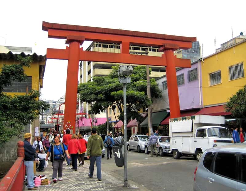 Liberdade and the largest Japanese community outside Japan (Francisco Anzola, Flickr, CC BY 2.0)