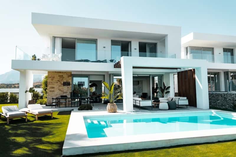 Renting Luxury Homes During Off-Peak Times (Image Credits: Unsplash)