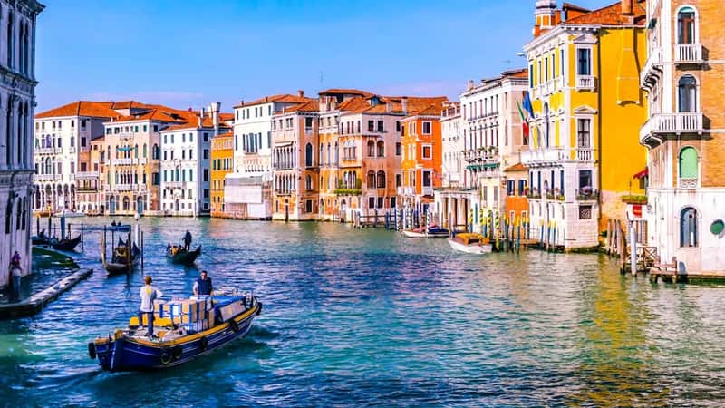4. Eating, drinking, or sitting on monuments and bridges (Image Credits: Unsplash)