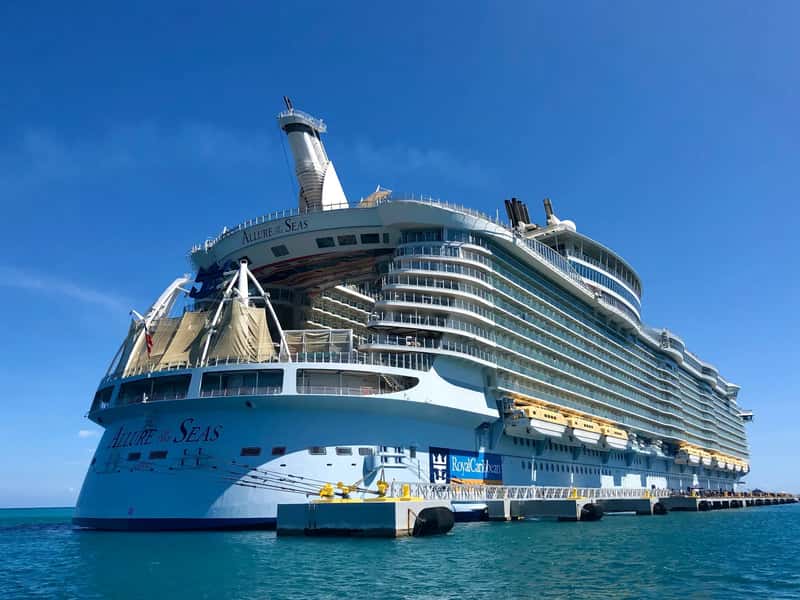 Royal Caribbean: Dress Your Best (Image Credits: Unsplash)