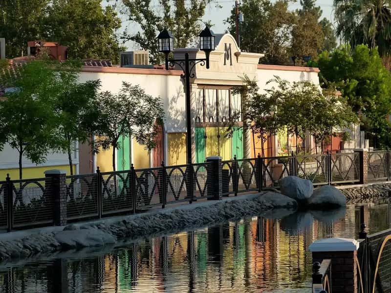 4. Bakersfield, California - Heat, Taxes, and Little Else (Image Credits: Pixabay)