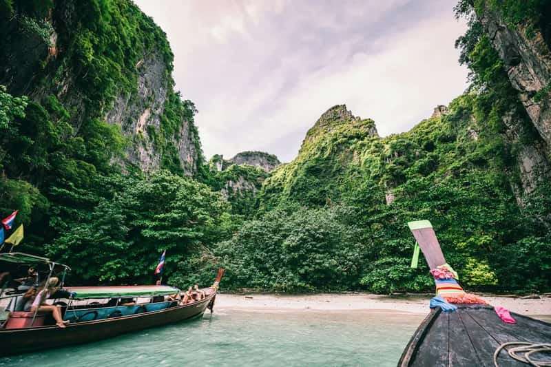 Thailand: Home to the Happiest Expats (Image Credits: Unsplash)