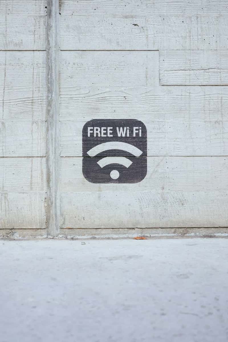 1. Standalone paid in-flight Wi-Fi (Image Credits: Unsplash)