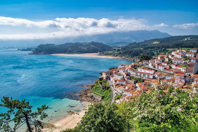 Asturias: Where Mountains Meet the Sea (Image Credits: Pixabay)