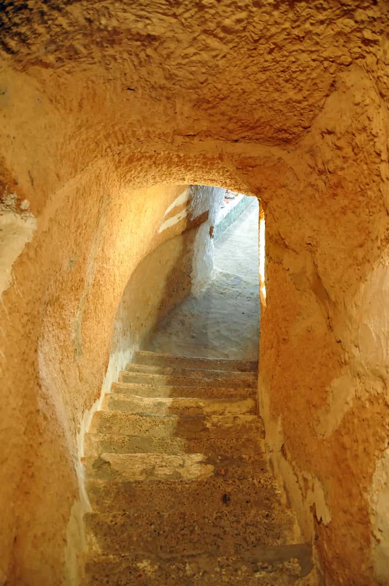 Visiting a Real Pit Home (Tunisia-3532, CC BY-SA 2.0)