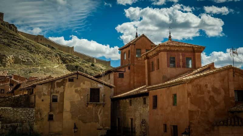 Albarracín, Spain – Pink Medieval Perfection (Image Credits: Pixabay)