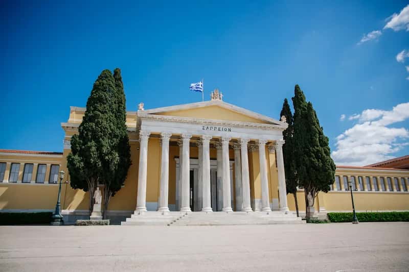 Greece's flat tax options for retirees and investors (Image Credits: Unsplash)
