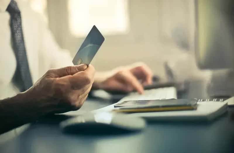 Falling for Dynamic Currency Conversion (Image Credits: Rawpixel)
