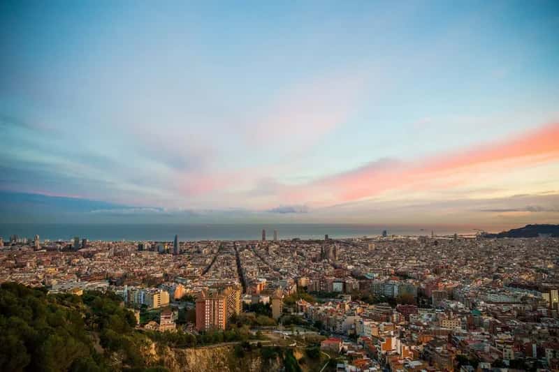 1. Barcelona, Spain: The City That Sprayed Back (Image Credits: Rawpixel)
