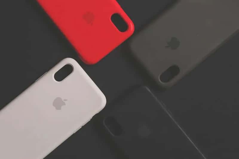 3. Cell Phone Protection: Stop Paying for Carrier Insurance (Image Credits: Pexels)