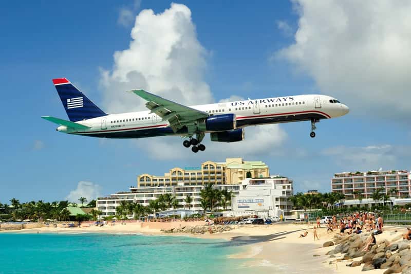 5. Princess Juliana International Airport, St. Maarten - Where Planes Fly Over Your Head on the Beach (Own work: http://picasaweb.google.com/fuzzynerd/, CC BY 3.0)