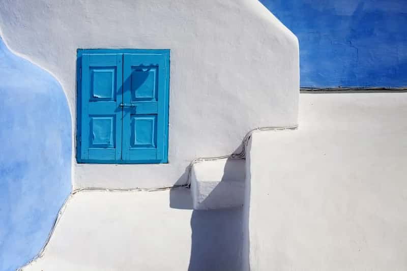Greece: Mediterranean living on a modest single income (Image Credits: Pexels)