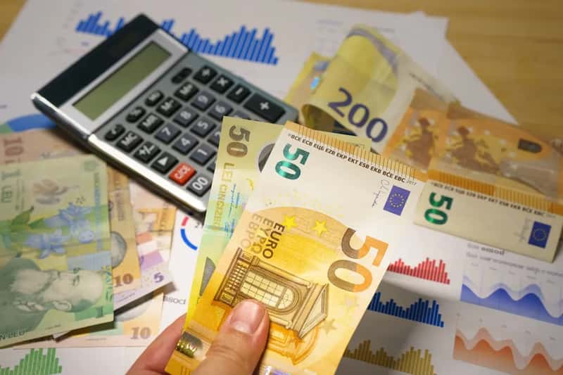 Monthly budget: what retirees actually spend (Image Credits: Unsplash)