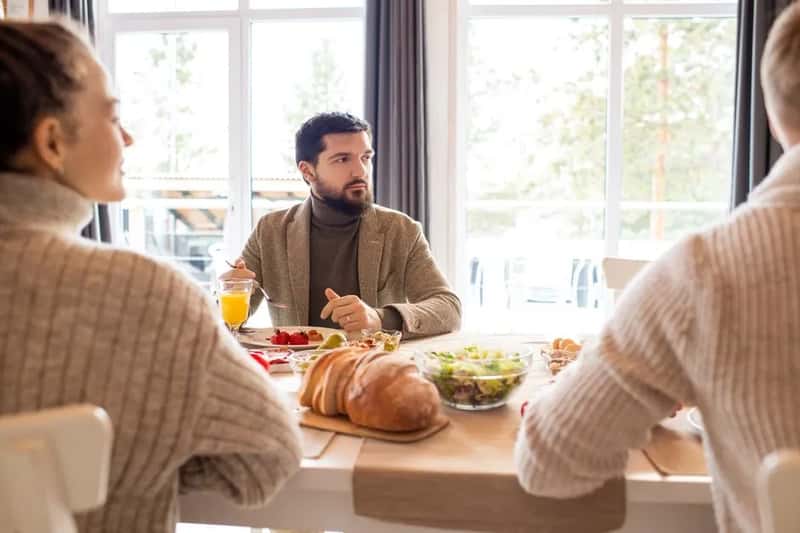8. Openly discussing politics, religion, and money in casual settings (Image Credits: Pexels)