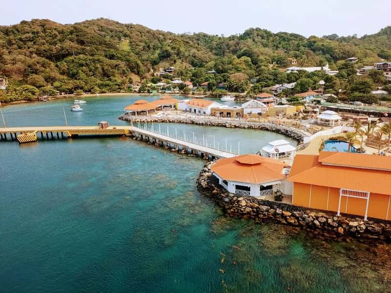 Roatán, Honduras (Image Credits: Pexels)