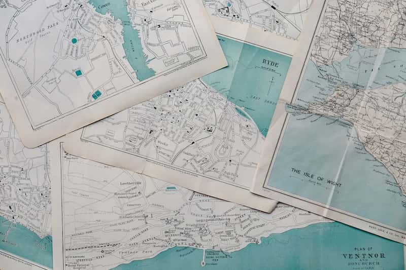 5. Offline Maps and Live Location Sharing (Image Credits: Unsplash)