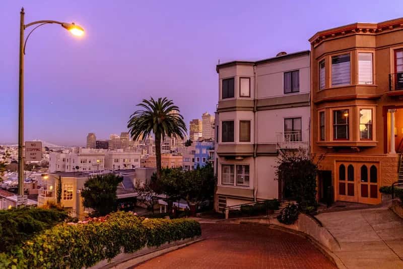 17. Lombard Street, San Francisco, CA (Image Credits: Unsplash)