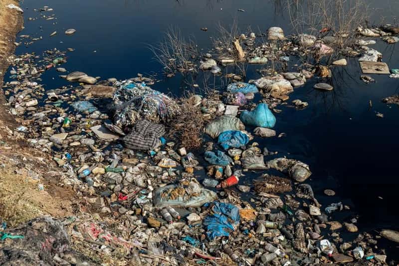 India: Widespread contamination despite improving infrastructure (Image Credits: Pexels)