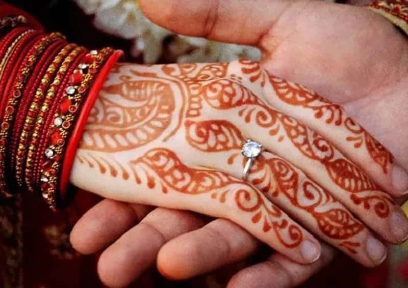 1. India: Gen Z Trades Swiping For The Family Network (nparekhcards, Flickr, CC BY-SA 2.0)