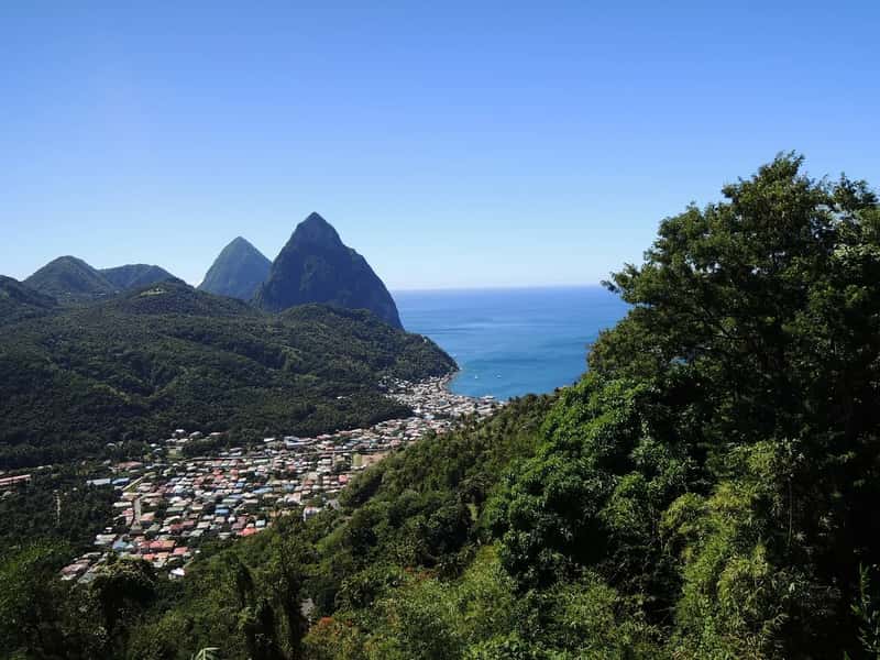 A Popular Paradise Faces a New Warning (Image Credits: Pixabay)