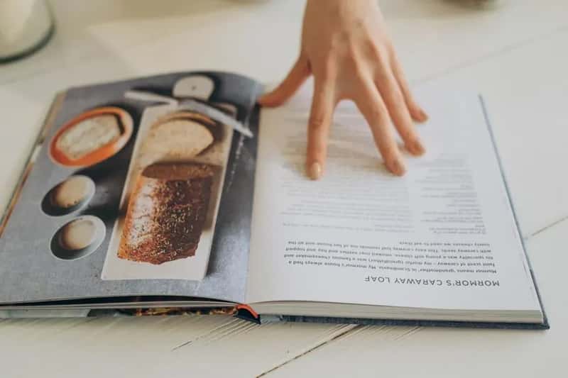 #20 - Entire Cookbooks Were Dedicated to Cooking Full Meals in the Microwave (Image Credits: Pexels)