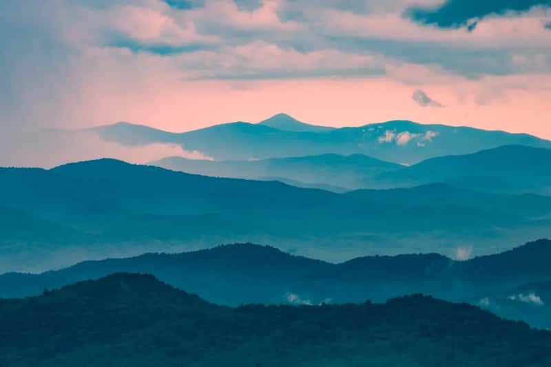 5. Asheville, North Carolina - Blue Ridge Mountains with an Artsy Twist (Image Credits: Unsplash)