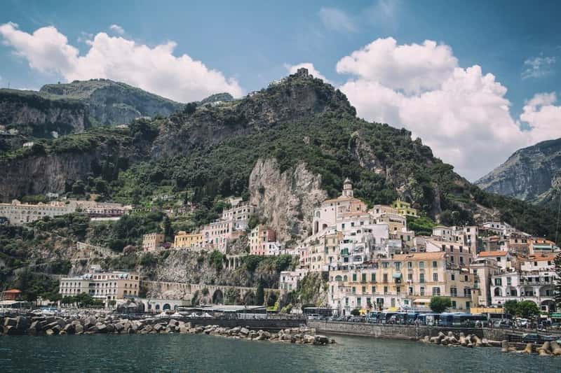 Italy: Art and Nature in Harmony (Image Credits: Rawpixel)