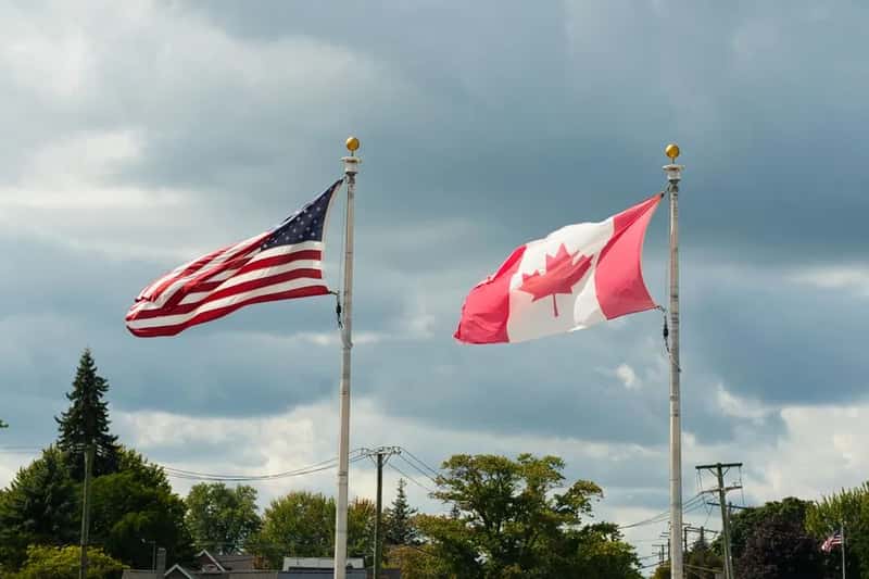 Know That Legal Cannabis Stops at the Border (Image Credits: Pexels)