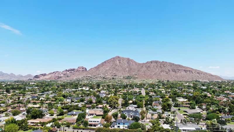 Phoenix, Arizona: Cooling After a Sun Belt Boom (Image Credits: Unsplash)