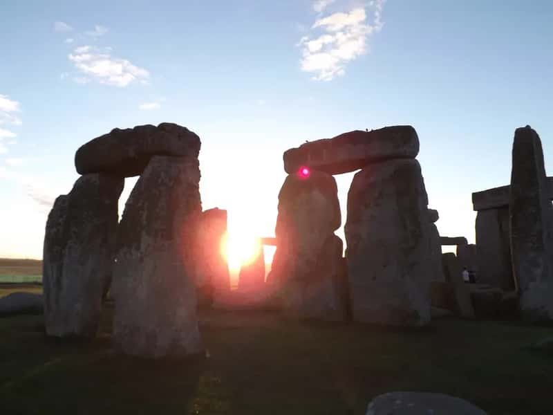 Stonehenge: Ancient Rocks Behind a Rope (Image Credits: Flickr)