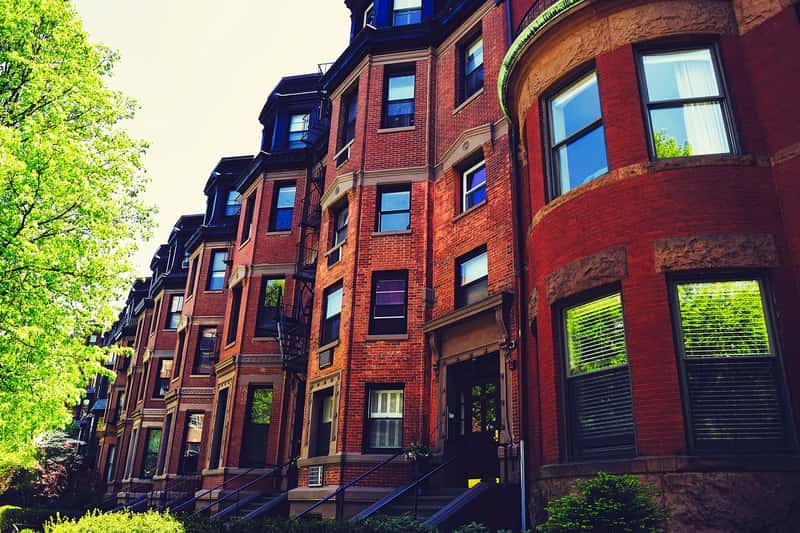 Wander Through Historic Neighborhoods (Image Credits: Pixabay)
