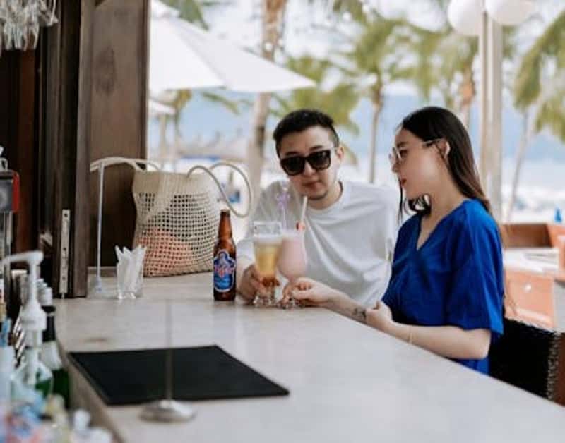 When Can You Actually Drink? The Timing Nightmare (Image Credits: Pexels)