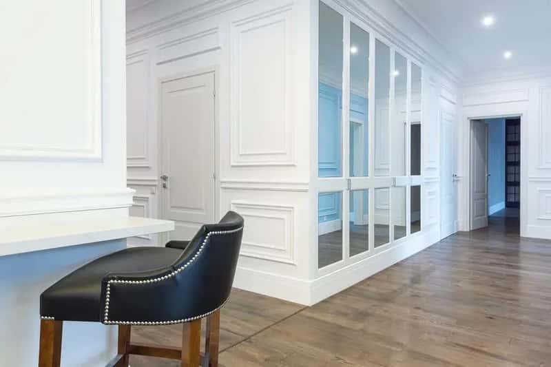 #23 - Mirrored Wall Panels That Made the Room Feel Infinite (Image Credits: Pexels)