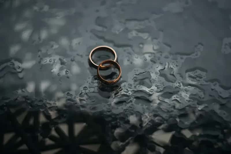Looking Beyond the Numbers: What Low Divorce Rates Really Mean (Image Credits: Unsplash)