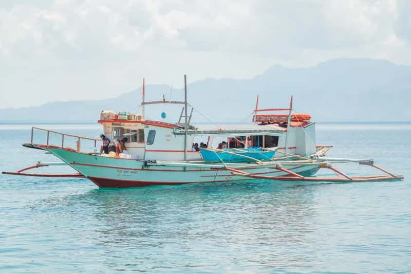 Philippines: bangkas connecting the archipelago (Image Credits: Pexels)