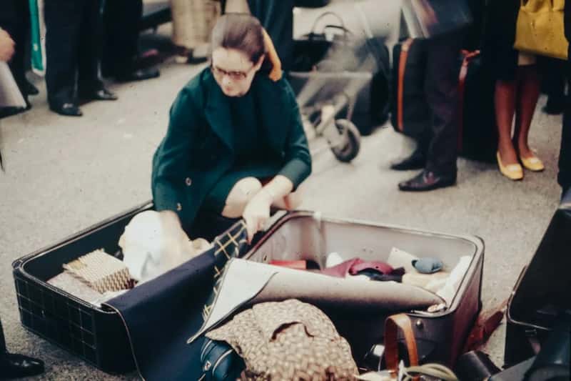 5. Overstuffing Carry-On Bags (Image Credits: Unsplash)