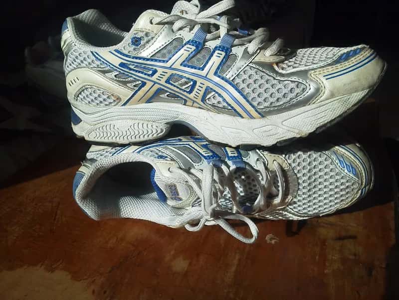 Limit Shoes to Three Pairs, Maximum (Tnisamante, Flickr, CC BY-SA 2.0)