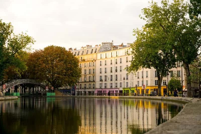 Cooling Off Beyond the Seine (Image Credits: Pexels)