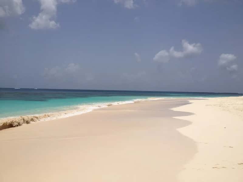 Where to Stay Near the Beach (Christine Rondeau, Flickr, CC BY 2.0)