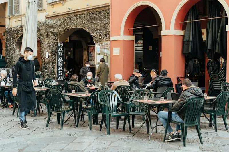 Standing at the Bar Costs Less Than Sitting (Image Credits: Unsplash)