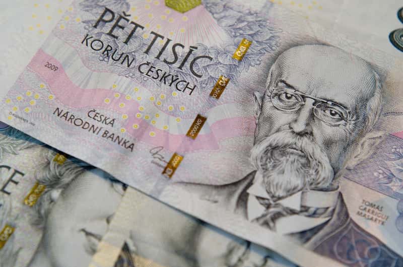 Not Understanding Currency Exchange And International Banking Fees (Image Credits: Pixabay)