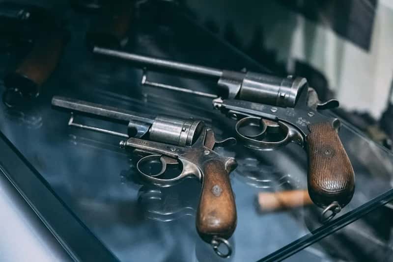 The Firearms Law That Keeps Catching Americans Off Guard (Image Credits: Unsplash)